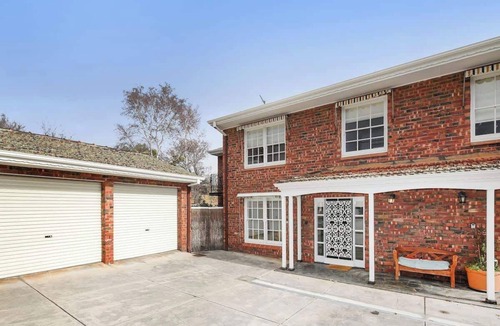 Mitcham House | Between City & Hills