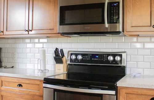 Oaks Corners Cottage | Between Geneva & Canandaigua- Large Yard, Firepit, Sleeps 13