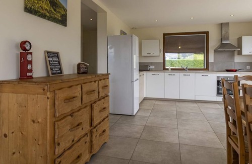 Chindrieux House | BETWEEN LAKE AND MOUNTAIN - A