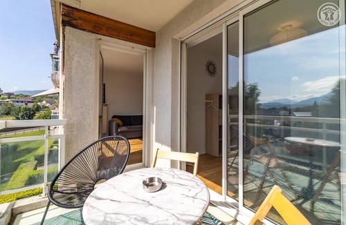 Le Bourget-du-Lac House | BETWEEN LAKE AND MOUNTAIN