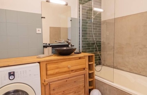 Le Bourget-du-Lac House | BETWEEN LAKE AND MOUNTAIN