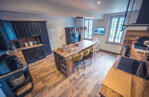 Montaulin House | Between luxury and authenticity, for a cocooning weekend or more. Champagne!