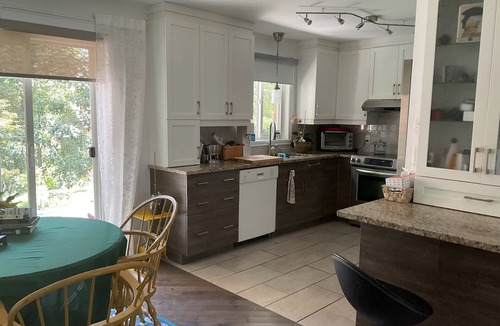 St. Jerome House | Between Montreal and Tremblant, complete home close to 3 services.