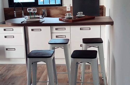 Saussines Condo | Between Nimes and Montpellier, lodging air-conditioned 4 pers. with a pool