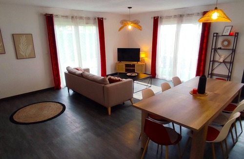 Parentis-en-Born House | Between ocean, lakes and forests