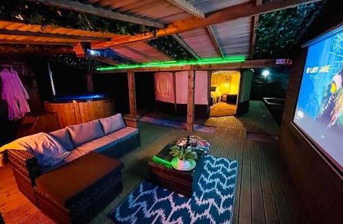 Kirk Sandall Other | Between Rivers Camping @ The Old George Inn