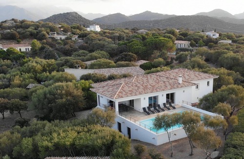 Occhiatana Villa | Between sea and mountains