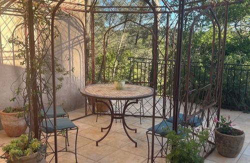 Tourrettes-sur-Loup Villa | Between sea and mountains