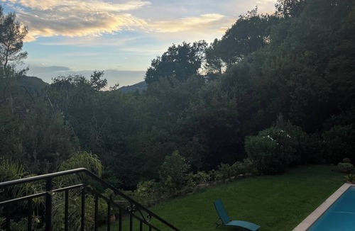 Tourrettes-sur-Loup Villa | Between sea and mountains