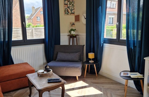 Oissel House | Between station and Seine Renovated family home. Pets welcome!