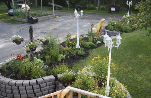 Newport Apartment | Between the Brook and Lake