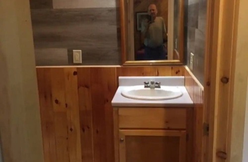 Newport Apartment | Between the Brook and Lake