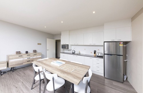 Green Point House | Between the ocean and the lake