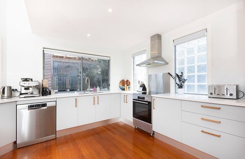 Green Point House | Between the ocean & the lake