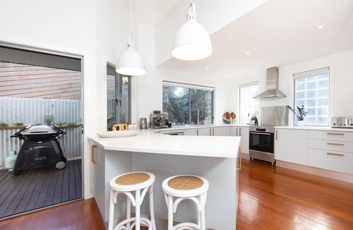 Green Point House | Between the ocean & the lake