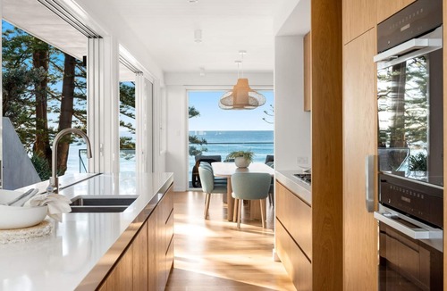 Newport House | Between the Pines by TCC