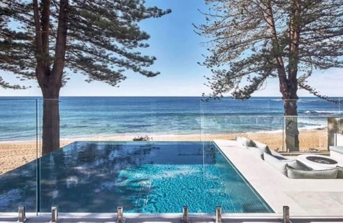 Newport House | Between the Pines by TCC