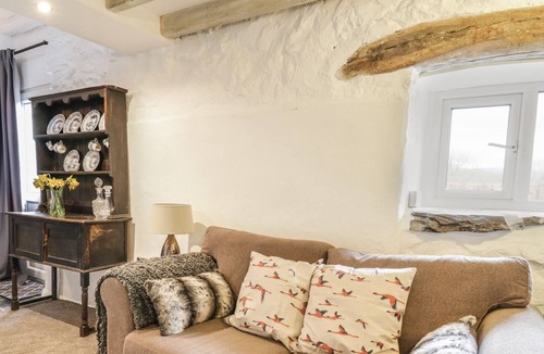 Dolgellau House | BEUDY ISAF, pet friendly, with open fire in Brithdir