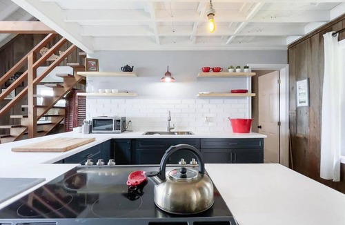 Bluewater Cottage | Beutt's Beach House - Private Lake Access