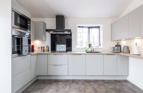 Beverley House | Beverley Central Quiet 3 bedroom Homey Parking