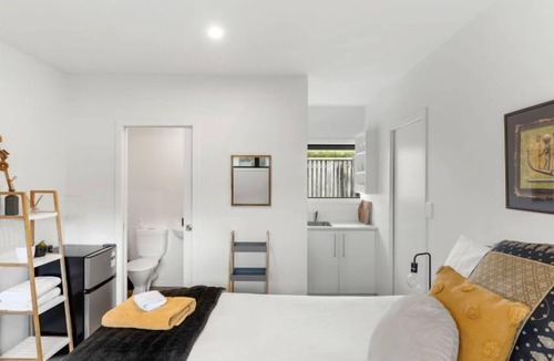 Whangamata House | Beverley Hills Studio Apartment