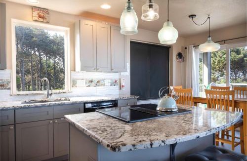 Beverly Beach House | Beverly Beach Overlook