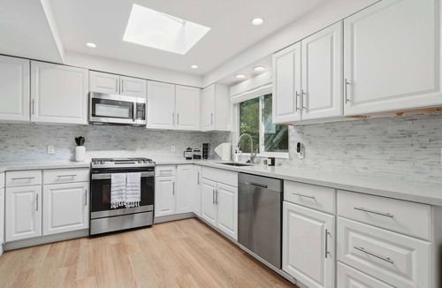 Beverly Glen House | Beverly Hills 2BR | Pool + Views by Colby & Conrad