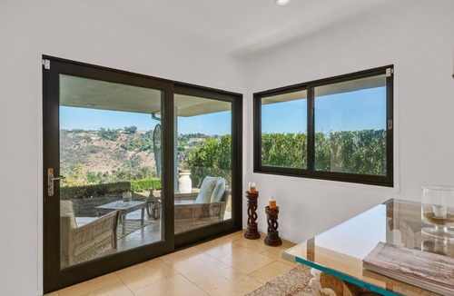 Beverly Hills Villa | Beverly Hills Goldstein adjacent house.