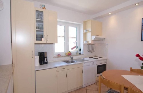 Brulo Apartment | Beverly Hills