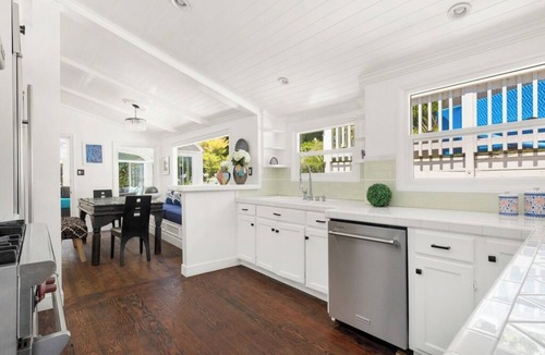 Beverly Glen House | Beverly Hills Oasis w/Saltwater Pool & Fireplace