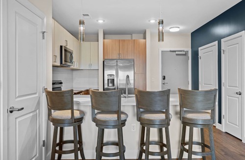 The Gulch Apartment | Beverly Hills Penthouse Suite