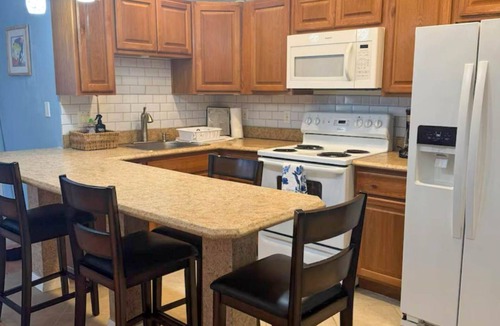 Port Orange House | Beverly’s Place 3 Master – Pets Welcomed!