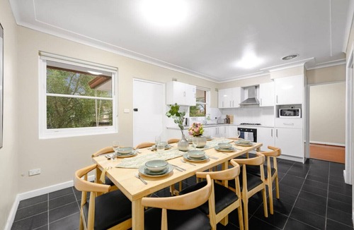 Bexley North House | Bexley 5Br/12ppl/train/shopping/pool/parking
