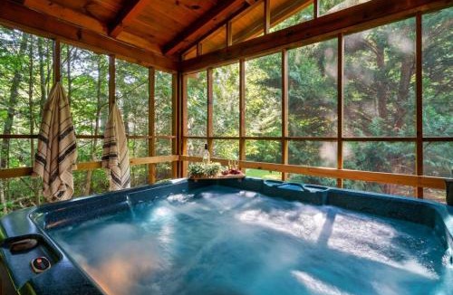 Sevierville Villa | Beyond the Pines