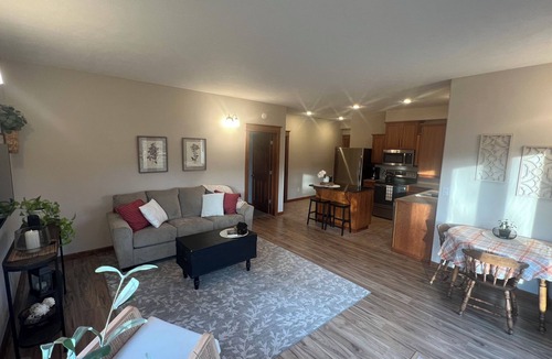 Colbert Apartment | Beyond The River’s Path - gorgeous, quiet, & close to town