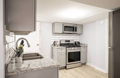 Logan Square Apartment | BF - Bright and Cozy 1BR Apartment in Logan Square!
