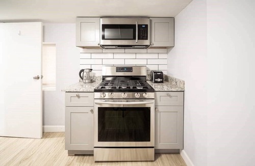 Logan Square Apartment | BF - Bright and Cozy 1BR Apartment in Logan Square!