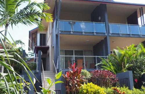 Mission Beach House | BHA 1 Beachfront Haven Fullhouse