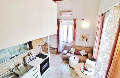 Cavtat Old Town Apartment | Bianchi's flower