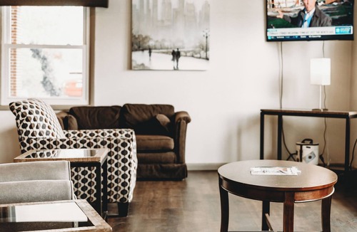 Buckhannon Hotel | Bicentennial Inn