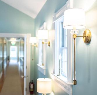 Plymouth Hotel | Biddle Point Inn