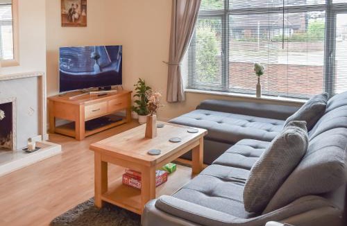 Bradwell House | Bide-A-Wee