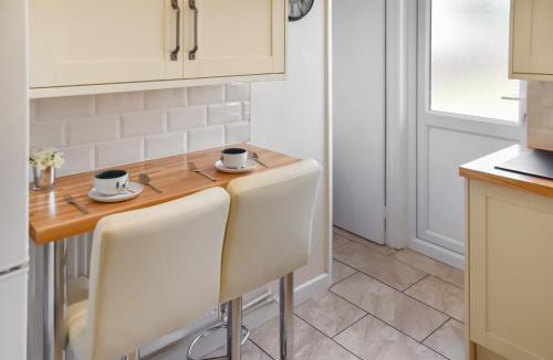 Bradwell House | Bide-A-Wee