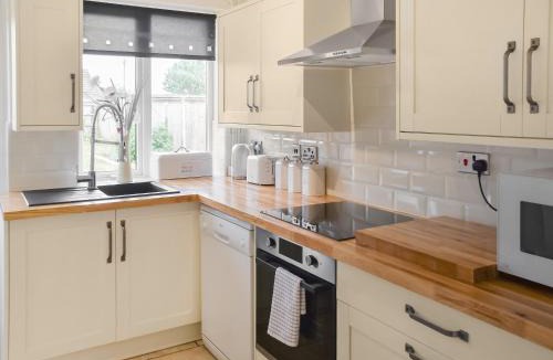 Bradwell House | Bide-A-Wee