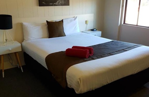 Hay Hotel | Bidgee Motor Inn