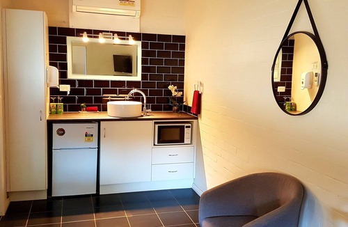 Hay Hotel | Bidgee Motor Inn