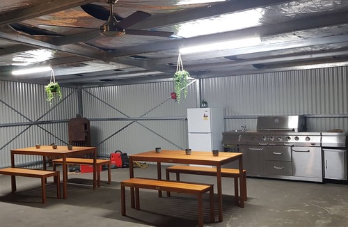 Hay Hotel | Bidgee Motor Inn