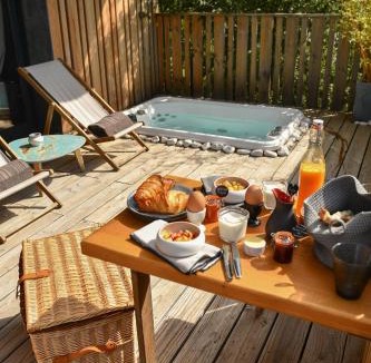 Les 3 Ponts Bed & Breakfast | Bien Loin d'Ici Spa B&B