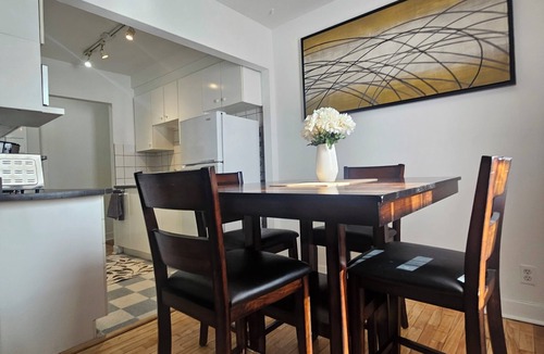 Sainte-Anne-de-Bellevue Apartment | Bienvenue Suites ● Wi-Fi & Parking ● Sainte-Anne-de-Bellevue