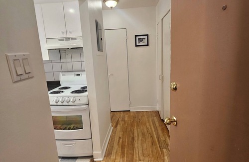 Sainte-Anne-de-Bellevue Apartment | Bienvenue Suites ● Wi-Fi & Parking ● Sainte-Anne-de-Bellevue